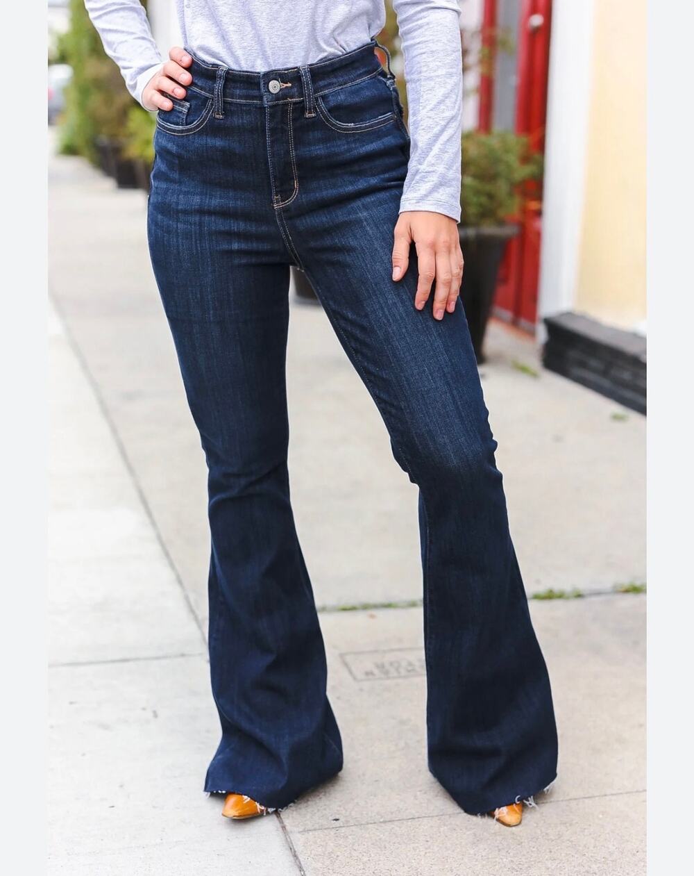 Judy Blue dark wash flare raw hem denim size 5/27 waist 13” rise 10” inseam 26”